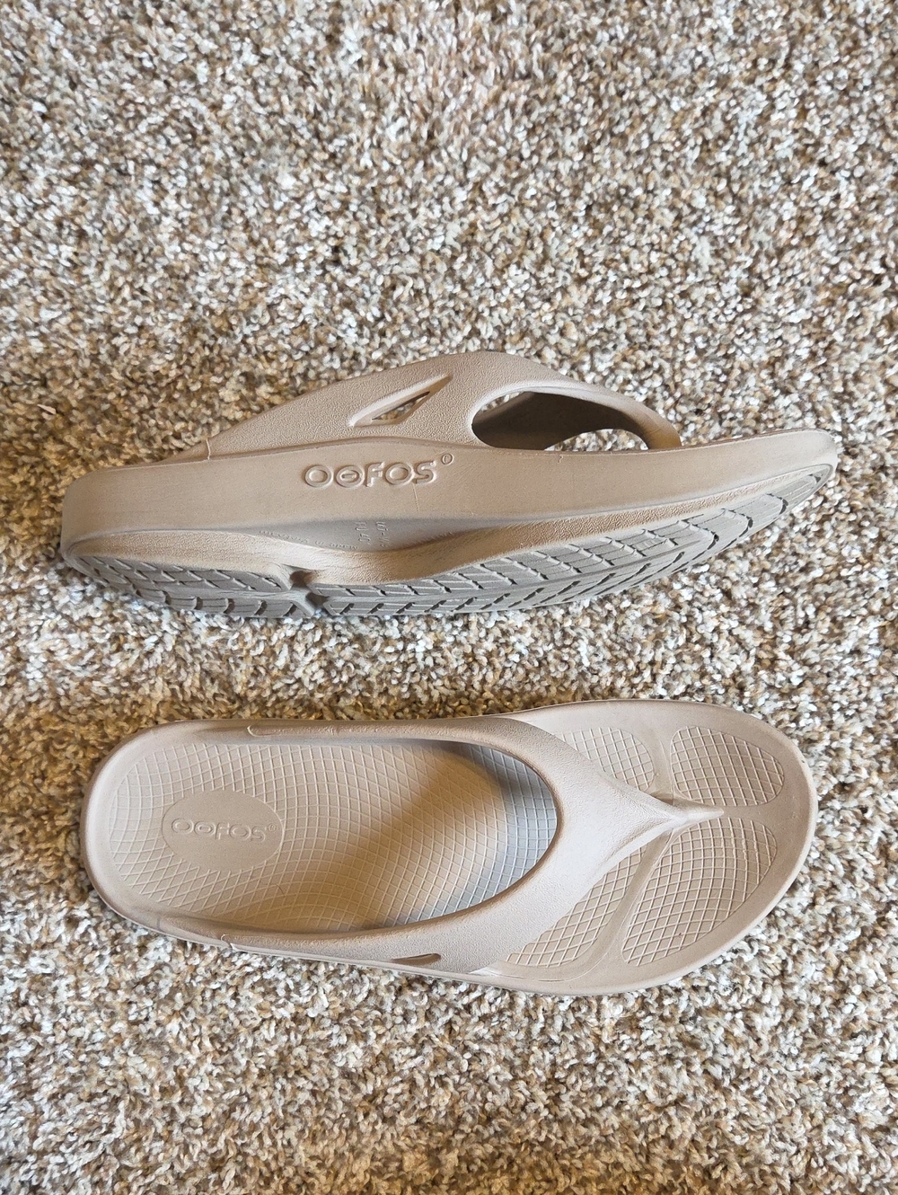 Oofos OOriginal Recovery Sandal in Taupe